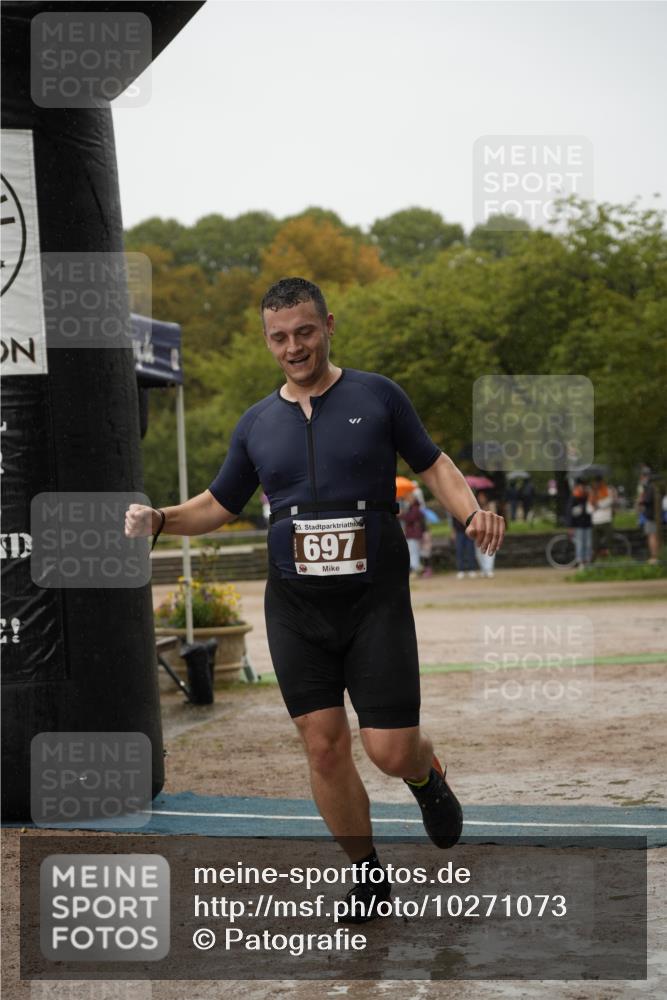 13.09.2026 - Stadtparktriathlon Patografie http://msf.ph/oto/10271073 13.09.2026 12:14:22 Ziel 697 meine-sportfotos.de