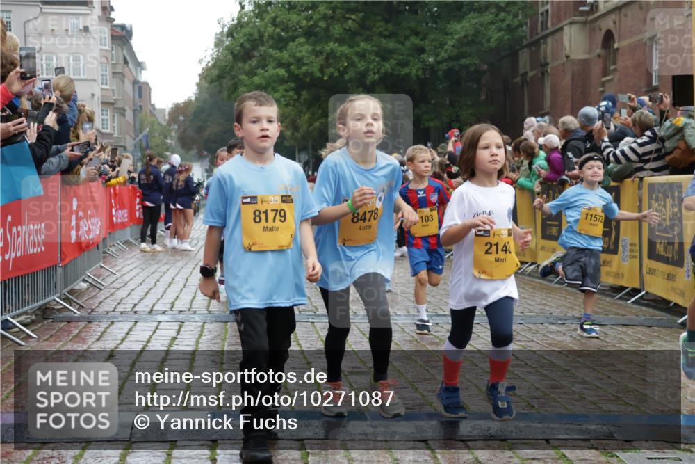 13.09.2026 - Kiel Lauf Yannick Fuchs http://msf.ph/oto/10271087 13.09.2026 08:33:56 Ziel 743, 1295, 2477, 4080, 6351, 7041, 8602, 8654, 8840, 9418, 9670, 10172, 11008, 11226, 11664, 1711, 3220, 6073, 6484, 6698, 7959, 10988, 11404, 657, 1058, 1103, 1924, 2140, 2769, 2851, 4146, 4796, 4839, 5324, 6453, 7135, 7567, 8179, 8478, 9211, 9945, 10121, 10713, 10815, 11365, 11572, 12236 meine-sportfotos.de