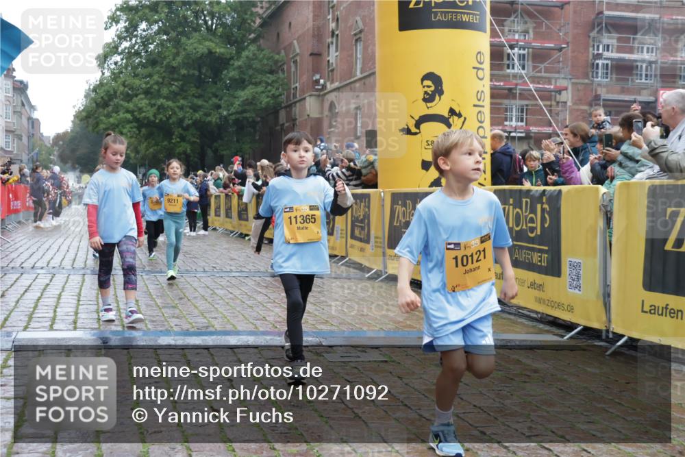 13.09.2026 - Kiel Lauf Yannick Fuchs http://msf.ph/oto/10271092 13.09.2026 08:34:00 Ziel 1058, 1295, 1924, 2477, 2851, 4080, 4146, 4839, 6351, 7041, 9418, 9670, 10172, 11008, 11226, 11664, 743, 1711, 3220, 6073, 6484, 6698, 7959, 8602, 8654, 8840, 9670, 10988, 11226, 11404, 657, 720, 1103, 2140, 2769, 4016, 4417, 4796, 5099, 5324, 6453, 7135, 7567, 8179, 8333, 8478, 9211, 9945, 10121, 10713, 10815, 11365, 11572, 12236, 12525, 10988 meine-sportfotos.de