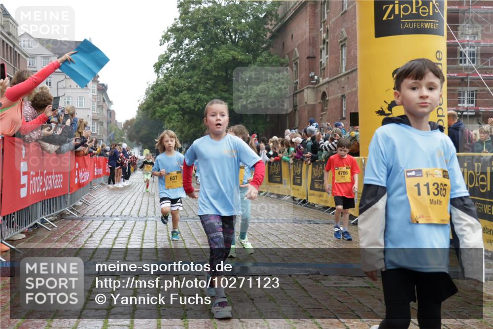 13.09.2026 - Kiel Lauf Yannick Fuchs http://msf.ph/oto/10271123 13.09.2026 08:34:01 Ziel 1058, 1295, 1924, 2477, 2851, 4080, 4146, 4839, 6351, 7041, 7567, 8179, 9418, 10172, 11008, 11664, 743, 1711, 3220, 4080, 6073, 6484, 6698, 7959, 8602, 8654, 8840, 9670, 11226, 11404, 657, 720, 1103, 2140, 2740, 2769, 4016, 4417, 4796, 5099, 5324, 6453, 7135, 8333, 8478, 9211, 9945, 10121, 10713, 10815, 11365, 11572, 12100, 12236, 12525, 6073, 6484, 10988 meine-sportfotos.de