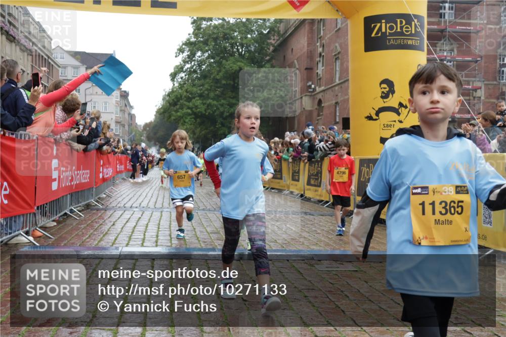 13.09.2026 - Kiel Lauf Yannick Fuchs http://msf.ph/oto/10271133 13.09.2026 08:34:02 Ziel 1058, 1295, 1924, 2140, 2477, 2851, 4146, 4839, 5324, 6351, 6453, 7041, 7567, 8179, 8478, 9418, 10172, 11008, 11664, 743, 1711, 3220, 4080, 6073, 6484, 6698, 7959, 8602, 8654, 8840, 9418, 9670, 11226, 11404, 657, 720, 1103, 2740, 2769, 4016, 4417, 4796, 5099, 7135, 8226, 8333, 9211, 9945, 10121, 10446, 10713, 10815, 11365, 11572, 12100, 12236, 12525, 6073, 6484, 10988 meine-sportfotos.de