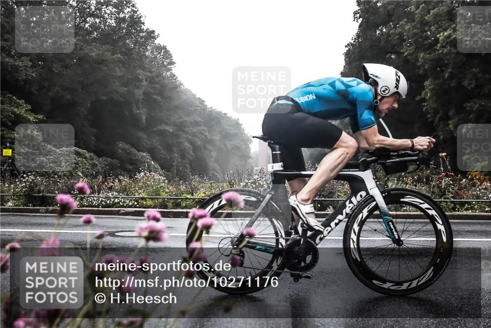 13.09.2026 - Stadtparktriathlon H.Heesch http://msf.ph/oto/10271176 13.09.2026 08:53:27 Radfahren 2, 8, 31 meine-sportfotos.de