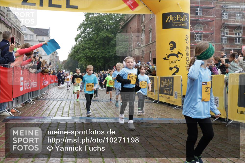 13.09.2026 - Kiel Lauf Yannick Fuchs http://msf.ph/oto/10271198 13.09.2026 08:34:05 Ziel 1058, 1103, 1295, 1924, 2140, 2851, 4146, 4839, 5324, 6351, 6453, 7041, 7567, 8179, 8478, 10121, 10172, 11008, 11365, 11572, 11664, 743, 1711, 2477, 3220, 4080, 6698, 7959, 8602, 8654, 8840, 9418, 9670, 11008, 11226, 11404, 657, 720, 2740, 2769, 3023, 3118, 4016, 4417, 4796, 5099, 7135, 8226, 8333, 9211, 9945, 10158, 10446, 10713, 10815, 12100, 12236, 12525, 6073, 6484, 6698, 7959, 10988 meine-sportfotos.de