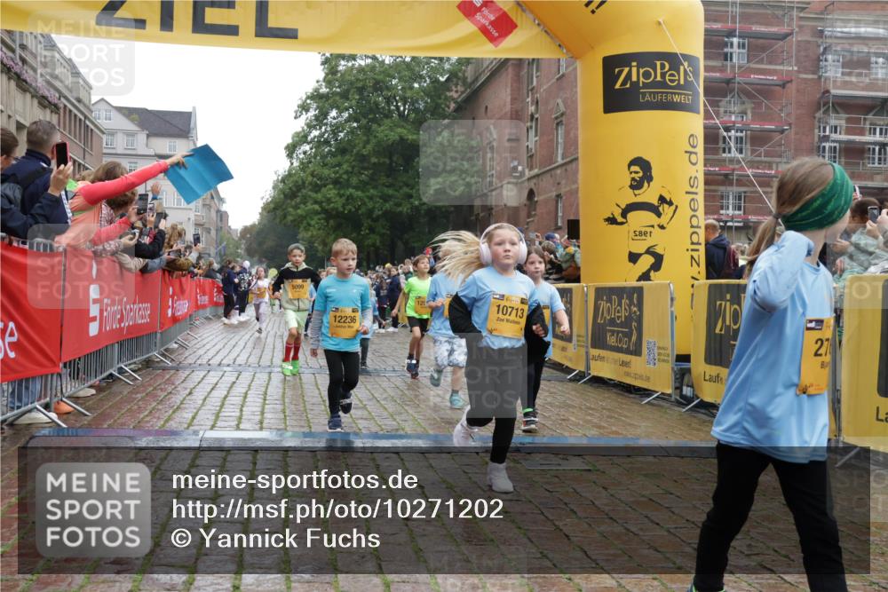 13.09.2026 - Kiel Lauf Yannick Fuchs http://msf.ph/oto/10271202 13.09.2026 08:34:05 Ziel 1058, 1103, 1295, 1924, 2140, 2851, 4146, 4839, 5324, 6351, 6453, 7041, 7567, 8179, 8478, 10121, 10172, 11008, 11365, 11572, 11664, 743, 1711, 2477, 3220, 4080, 6698, 7959, 8602, 8654, 8840, 9418, 9670, 11008, 11226, 11404, 657, 720, 2740, 2769, 3023, 3118, 4016, 4417, 4796, 5099, 7135, 8226, 8333, 9211, 9945, 10158, 10446, 10713, 10815, 12100, 12236, 12525, 6073, 6484, 6698, 7959, 10988 meine-sportfotos.de