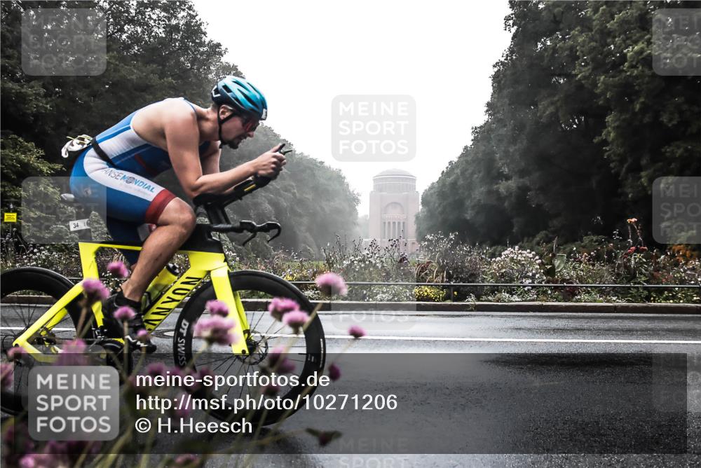 13.09.2026 - Stadtparktriathlon H.Heesch http://msf.ph/oto/10271206 13.09.2026 08:54:03 Radfahren 18, 34, 41 meine-sportfotos.de