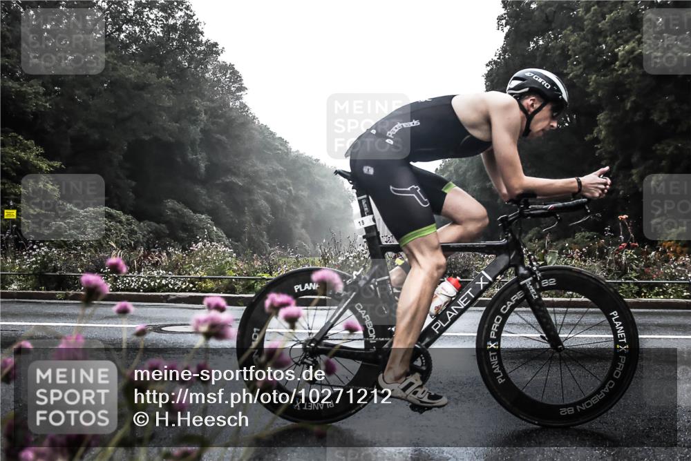 13.09.2026 - Stadtparktriathlon H.Heesch http://msf.ph/oto/10271212 13.09.2026 08:54:06 Radfahren 18, 34, 41 meine-sportfotos.de