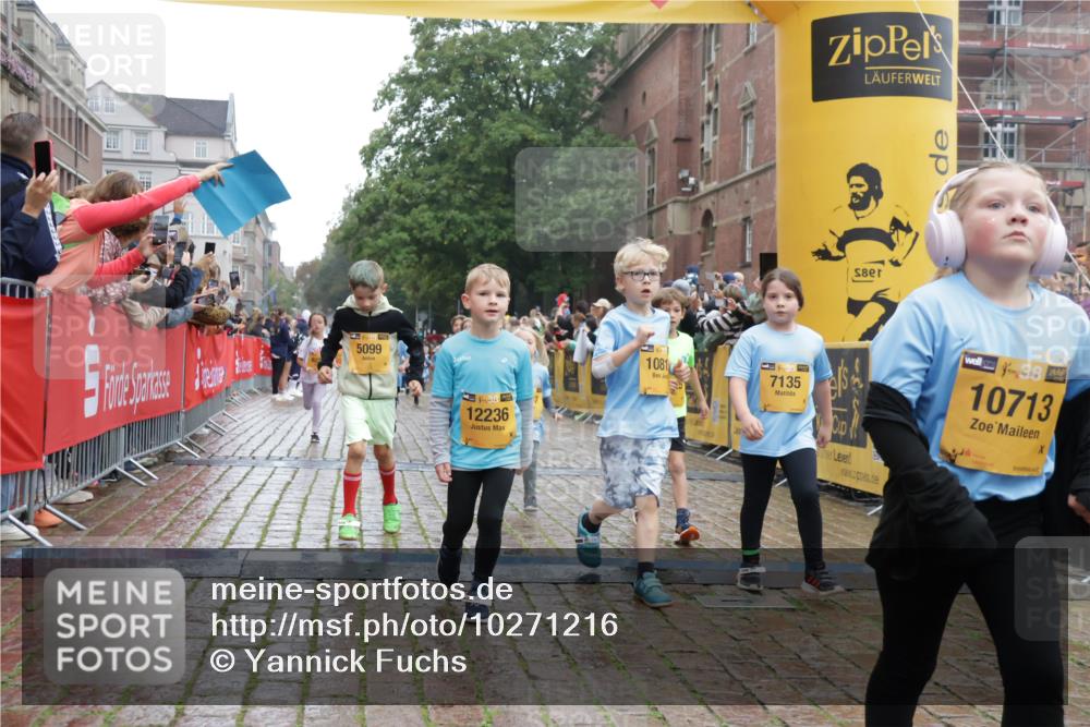 13.09.2026 - Kiel Lauf Yannick Fuchs http://msf.ph/oto/10271216 13.09.2026 08:34:06 Ziel 1058, 1103, 1295, 1924, 2140, 2851, 4146, 4839, 5324, 6351, 6453, 7041, 7567, 8179, 8478, 10121, 10172, 11365, 11572, 11664, 743, 1711, 2477, 3220, 4080, 6698, 7959, 8602, 8654, 8840, 9418, 9670, 11008, 11226, 11404, 138, 657, 720, 2740, 2769, 3023, 3118, 4016, 4417, 4796, 5099, 7135, 8226, 8333, 8930, 9211, 9945, 10158, 10446, 10713, 10815, 12100, 12236, 12525, 6073, 6484, 6698, 7959, 10988 meine-sportfotos.de