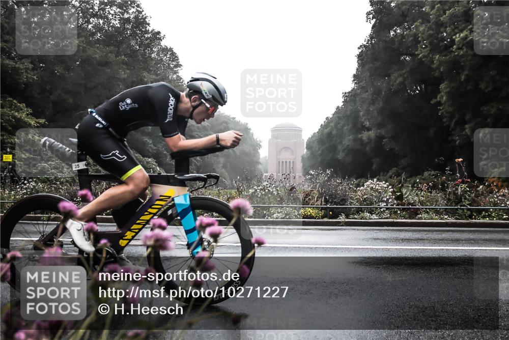 13.09.2026 - Stadtparktriathlon H.Heesch http://msf.ph/oto/10271227 13.09.2026 08:54:44 Radfahren 25, 61, 75 meine-sportfotos.de
