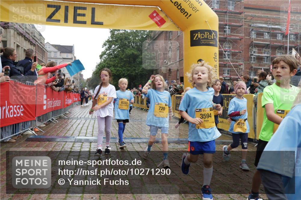 13.09.2026 - Kiel Lauf Yannick Fuchs http://msf.ph/oto/10271290 13.09.2026 08:34:10 Ziel 657, 1058, 1103, 1295, 1924, 2140, 2769, 2851, 4146, 4796, 4839, 5324, 6453, 7041, 7135, 7567, 8179, 8478, 9211, 9945, 10121, 10172, 10713, 11365, 11572, 12236, 743, 1711, 2477, 3220, 4080, 6351, 8602, 8654, 8840, 9418, 9670, 11008, 11226, 11404, 11664, 126, 138, 720, 1623, 2740, 3023, 3118, 3277, 3380, 4016, 4417, 4584, 5099, 6111, 7042, 8226, 8333, 8930, 9047, 10158, 10446, 10815, 12100, 12525, 6073, 6484, 6698, 7959 meine-sportfotos.de