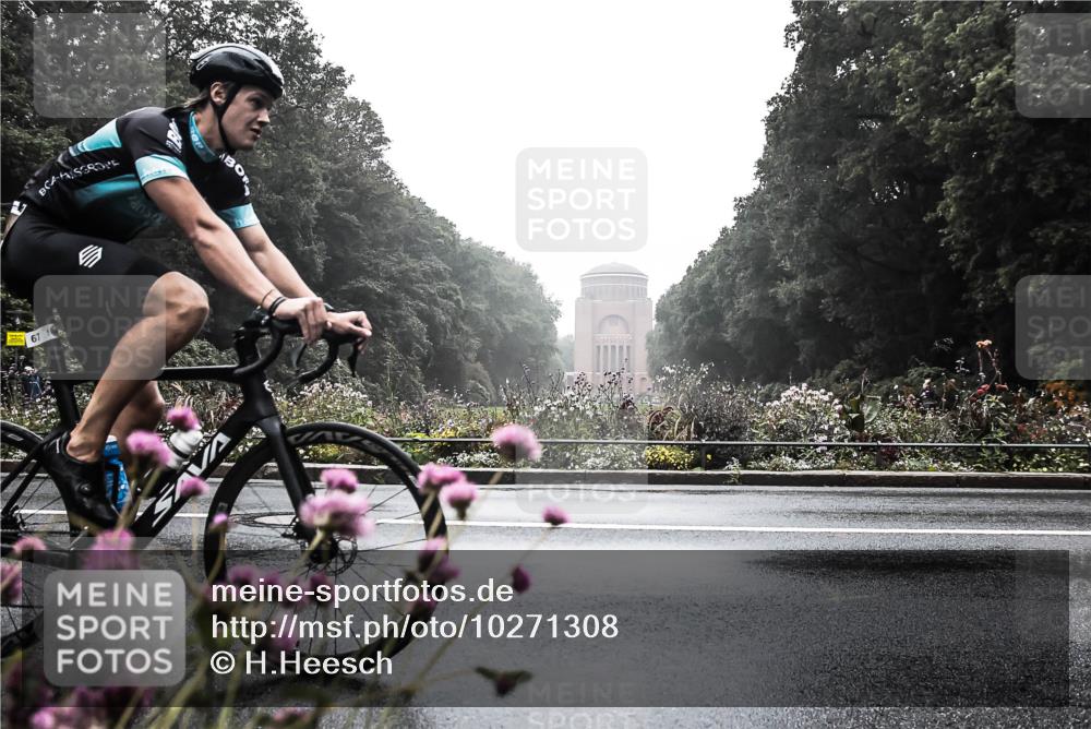 13.09.2026 - Stadtparktriathlon H.Heesch http://msf.ph/oto/10271308 13.09.2026 08:57:28 Radfahren 3, 45, 67, 127 meine-sportfotos.de