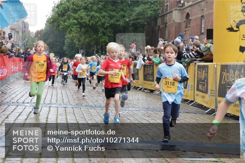 13.09.2026 - Kiel Lauf Yannick Fuchs http://msf.ph/oto/10271344 13.09.2026 08:34:13 Ziel 657, 1103, 1924, 2140, 2769, 2851, 4146, 4417, 4796, 4839, 5099, 5324, 6453, 7135, 7567, 8179, 8478, 9211, 9945, 10121, 10713, 10815, 11365, 11572, 12236, 12525, 743, 1058, 1295, 1711, 2477, 2851, 3220, 4080, 4146, 6351, 7041, 8602, 8654, 8840, 9418, 9670, 10172, 11008, 11226, 11404, 11664, 126, 138, 720, 1623, 1624, 2612, 2740, 3023, 3118, 3277, 3380, 4016, 4584, 6111, 7042, 8226, 8333, 8930, 9047, 10158, 10446, 12100, 6698, 7959 meine-sportfotos.de