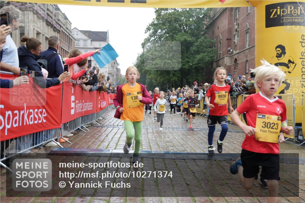 13.09.2026 - Kiel Lauf Yannick Fuchs http://msf.ph/oto/10271374 13.09.2026 08:34:15 Ziel 657, 720, 1103, 1924, 2140, 2769, 4016, 4417, 4796, 5099, 5324, 6453, 7135, 7567, 8179, 8333, 8478, 9211, 9945, 10121, 10713, 10815, 11365, 11572, 12236, 12525, 743, 1058, 1295, 1711, 1924, 2477, 2851, 3220, 4080, 4146, 4839, 6351, 7041, 8602, 8654, 8840, 9418, 9670, 10172, 11008, 11226, 11404, 11664, 126, 138, 1623, 1624, 2612, 2740, 3023, 3118, 3277, 3380, 4584, 6111, 7042, 8226, 8930, 9047, 10158, 10446, 12100, 7959 meine-sportfotos.de