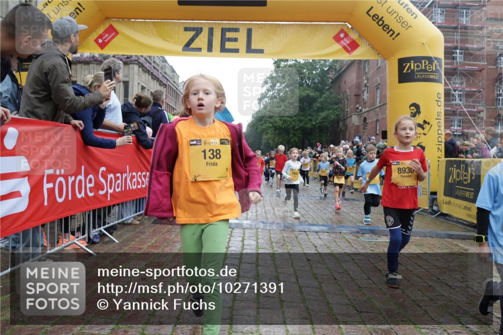 13.09.2026 - Kiel Lauf Yannick Fuchs http://msf.ph/oto/10271391 13.09.2026 08:34:16 Ziel 657, 720, 1103, 2140, 2740, 2769, 4016, 4417, 4796, 5099, 5324, 6453, 7135, 7567, 8179, 8333, 8478, 9211, 9945, 10121, 10713, 10815, 11365, 11572, 12100, 12236, 12525, 743, 1058, 1295, 1711, 1924, 2477, 2851, 3220, 4080, 4146, 4839, 6351, 7041, 7567, 8179, 8602, 8654, 8840, 9418, 9670, 10172, 11008, 11226, 11404, 11664, 126, 138, 1623, 1624, 2612, 3023, 3058, 3118, 3277, 3380, 4584, 5897, 6111, 7042, 8226, 8930, 9047, 10158, 10446 meine-sportfotos.de