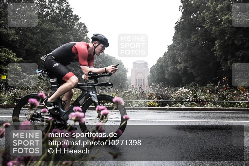 13.09.2026 - Stadtparktriathlon H.Heesch http://msf.ph/oto/10271398 13.09.2026 08:58:58 Radfahren 129, 131 meine-sportfotos.de