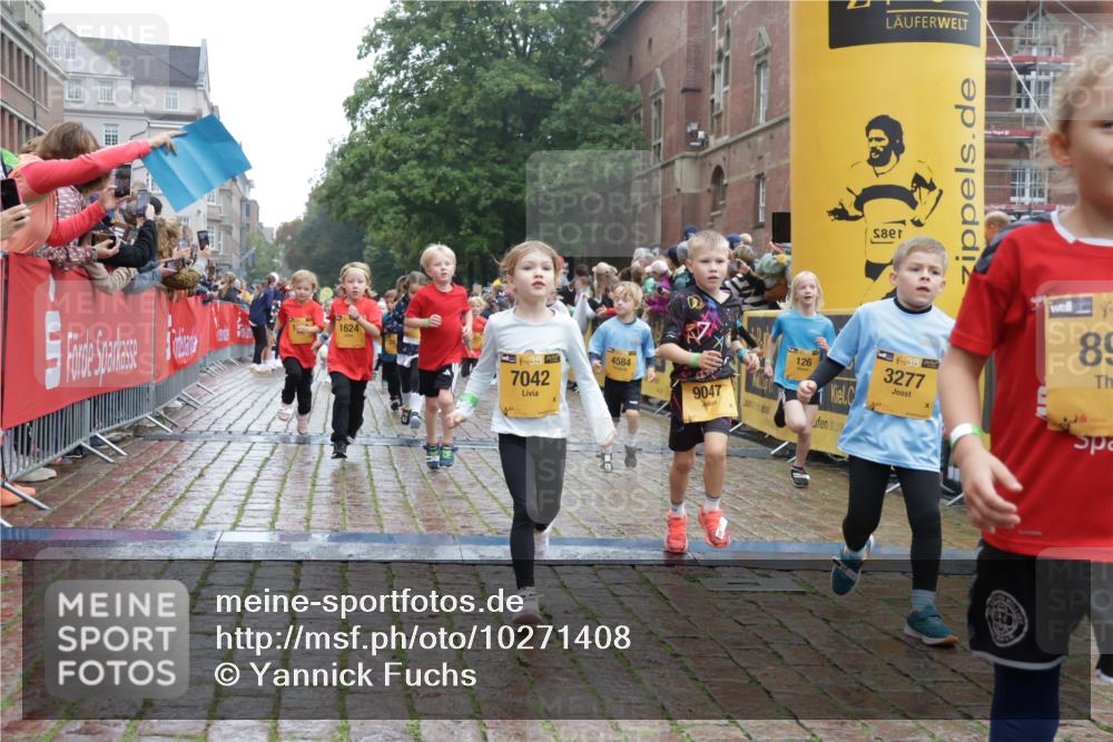 13.09.2026 - Kiel Lauf Yannick Fuchs http://msf.ph/oto/10271408 13.09.2026 08:34:17 Ziel 657, 720, 1103, 2140, 2740, 2769, 4016, 4417, 4796, 5099, 5324, 6453, 7135, 8226, 8333, 8478, 9211, 9945, 10121, 10446, 10713, 10815, 11365, 11572, 12100, 12236, 12525, 743, 1058, 1295, 1924, 2140, 2477, 2851, 3220, 4080, 4146, 4839, 5324, 6351, 6453, 7041, 7567, 8179, 8478, 8602, 8654, 8840, 9418, 9670, 10172, 11008, 11226, 11664, 126, 138, 1623, 1624, 2108, 2612, 3023, 3058, 3118, 3277, 3380, 4584, 5897, 6111, 7042, 8930, 9047, 10158 meine-sportfotos.de