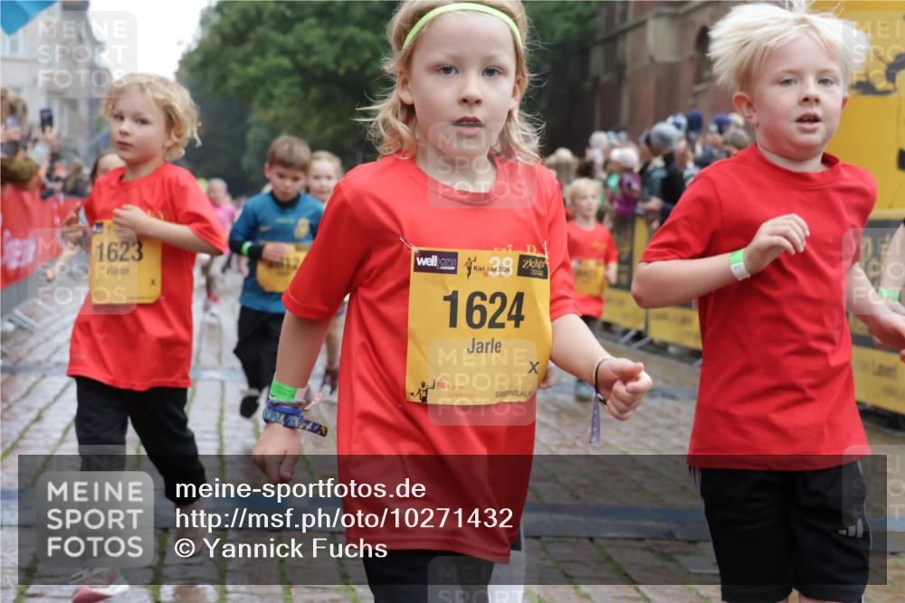 13.09.2026 - Kiel Lauf Yannick Fuchs http://msf.ph/oto/10271432 13.09.2026 08:34:19 Ziel 657, 720, 1103, 2740, 2769, 3118, 4016, 4417, 4796, 5099, 7135, 8226, 8333, 9211, 9945, 10121, 10158, 10446, 10713, 10815, 11365, 11572, 12100, 12236, 12525, 743, 1058, 1103, 1295, 1924, 2140, 2477, 2851, 3220, 4080, 4146, 4839, 5324, 6351, 6453, 7041, 7567, 8179, 8478, 8602, 8654, 8840, 9418, 9670, 10172, 11008, 11226, 11365, 11572, 11664, 126, 138, 831, 1623, 1624, 2108, 2612, 3023, 3058, 3277, 3380, 3953, 4584, 5897, 6111, 7042, 8930, 9047 meine-sportfotos.de