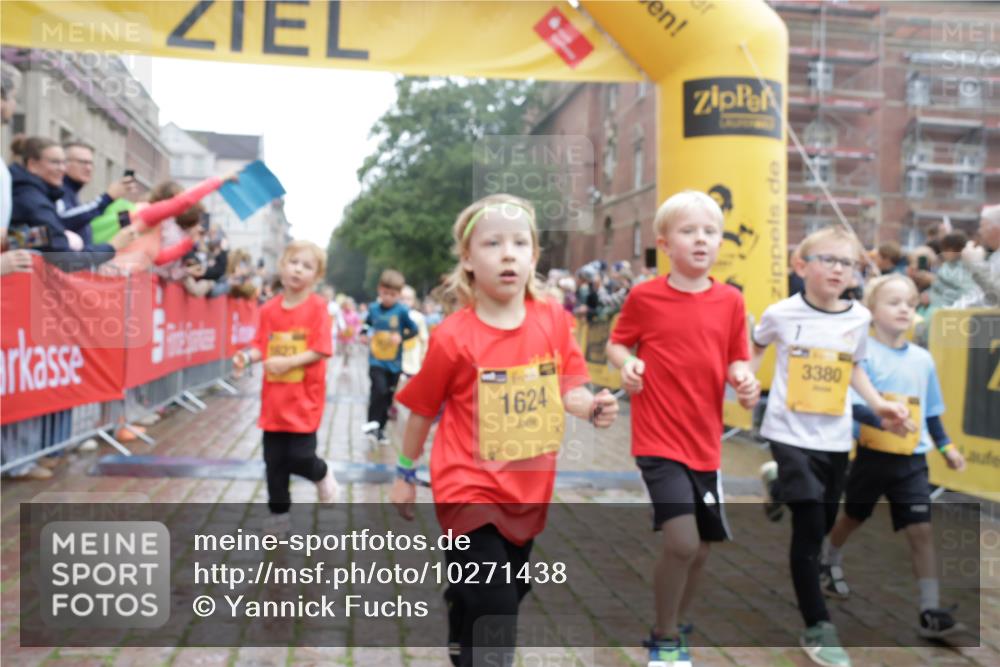 13.09.2026 - Kiel Lauf Yannick Fuchs http://msf.ph/oto/10271438 13.09.2026 08:34:19 Ziel 657, 720, 1103, 2740, 2769, 3118, 4016, 4417, 4796, 5099, 7135, 8226, 8333, 9211, 9945, 10121, 10158, 10446, 10713, 10815, 11365, 11572, 12100, 12236, 12525, 743, 1058, 1103, 1295, 1924, 2140, 2477, 2851, 3220, 4080, 4146, 4839, 5324, 6351, 6453, 7041, 7567, 8179, 8478, 8602, 8654, 8840, 9418, 9670, 10172, 11008, 11226, 11365, 11572, 11664, 126, 138, 831, 1623, 1624, 2108, 2612, 3023, 3058, 3277, 3380, 3953, 4584, 5897, 6111, 7042, 8930, 9047 meine-sportfotos.de