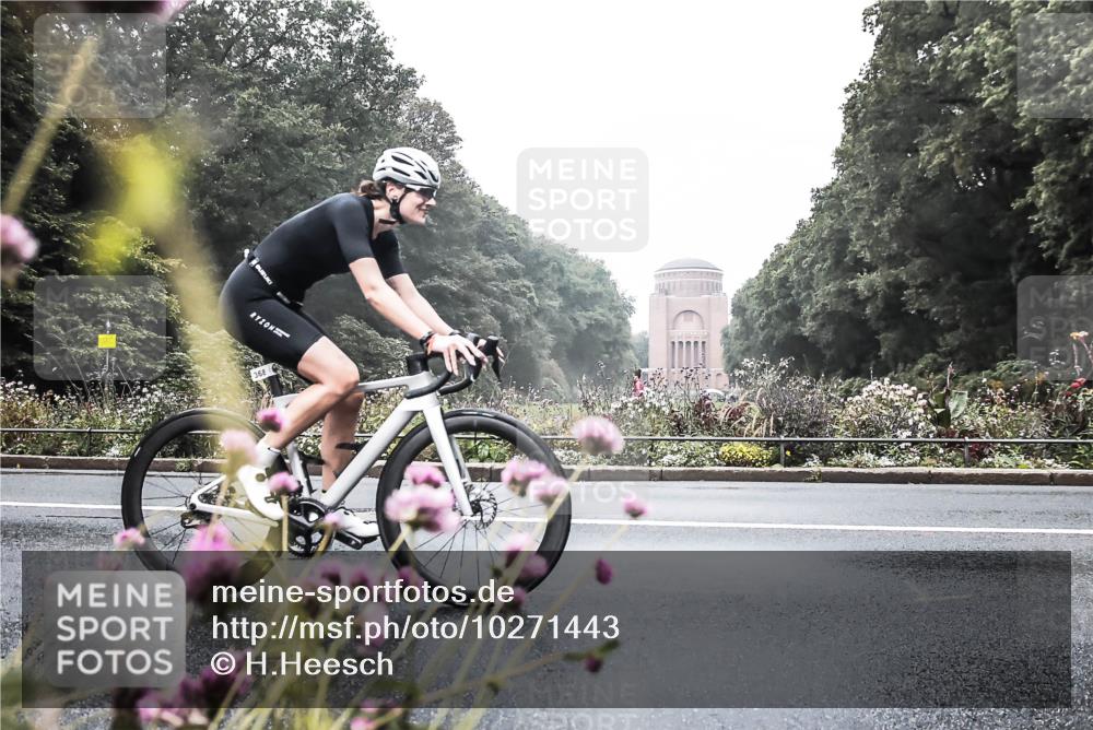 13.09.2026 - Stadtparktriathlon H.Heesch http://msf.ph/oto/10271443 13.09.2026 10:26:24 Radfahren 359, 368 meine-sportfotos.de
