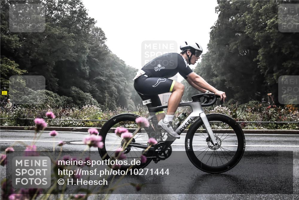 13.09.2026 - Stadtparktriathlon H.Heesch http://msf.ph/oto/10271444 13.09.2026 08:59:38 Radfahren 7, 31, 46, 63, 108 meine-sportfotos.de