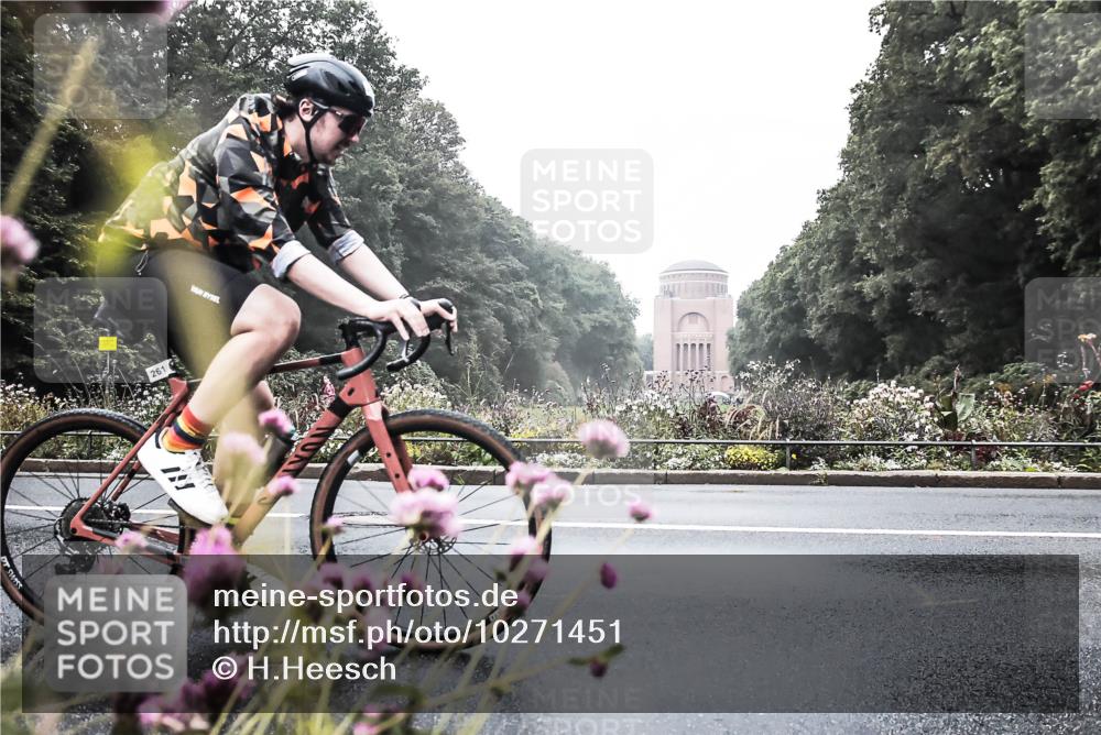 13.09.2026 - Stadtparktriathlon H.Heesch http://msf.ph/oto/10271451 13.09.2026 10:26:29 Radfahren 261, 330 meine-sportfotos.de