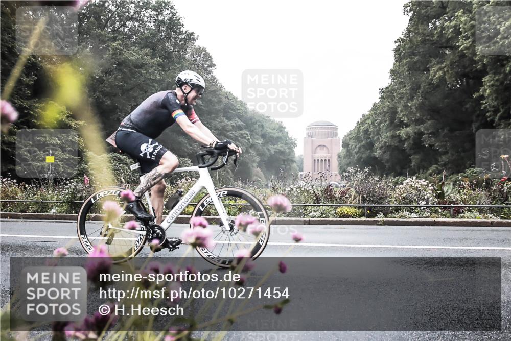 13.09.2026 - Stadtparktriathlon H.Heesch http://msf.ph/oto/10271454 13.09.2026 10:26:32 Radfahren 261, 330, 351, 444, 447 meine-sportfotos.de