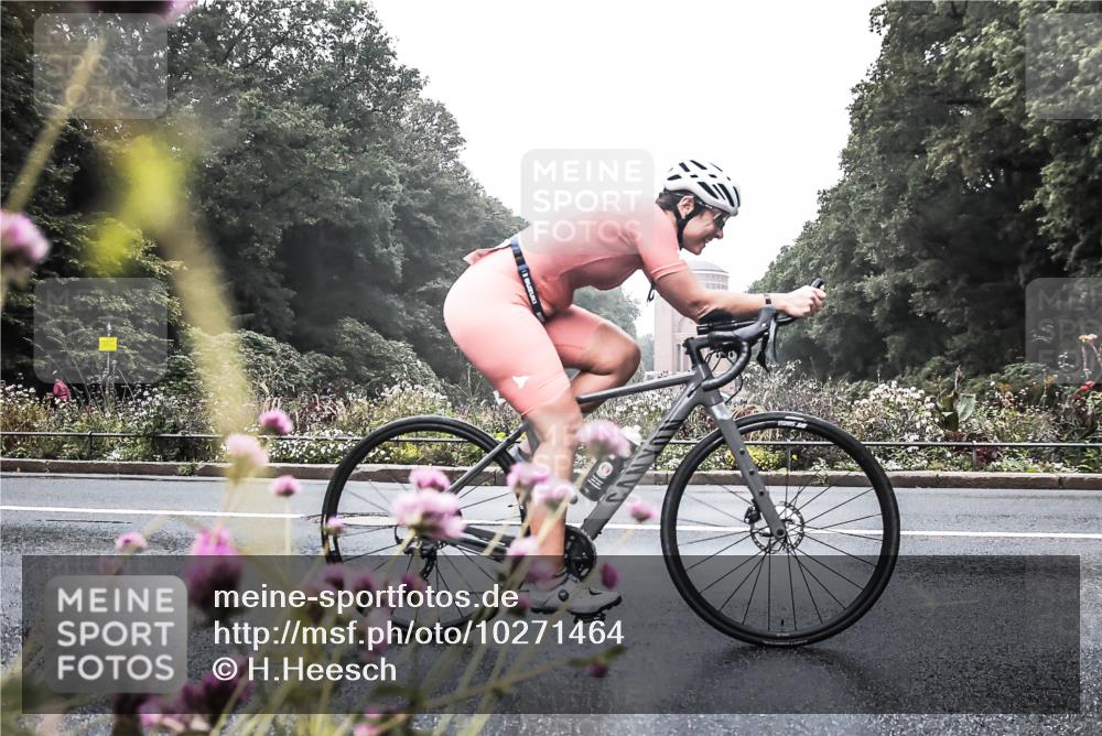 13.09.2026 - Stadtparktriathlon H.Heesch http://msf.ph/oto/10271464 13.09.2026 10:26:34 Radfahren 330, 351, 444, 447 meine-sportfotos.de