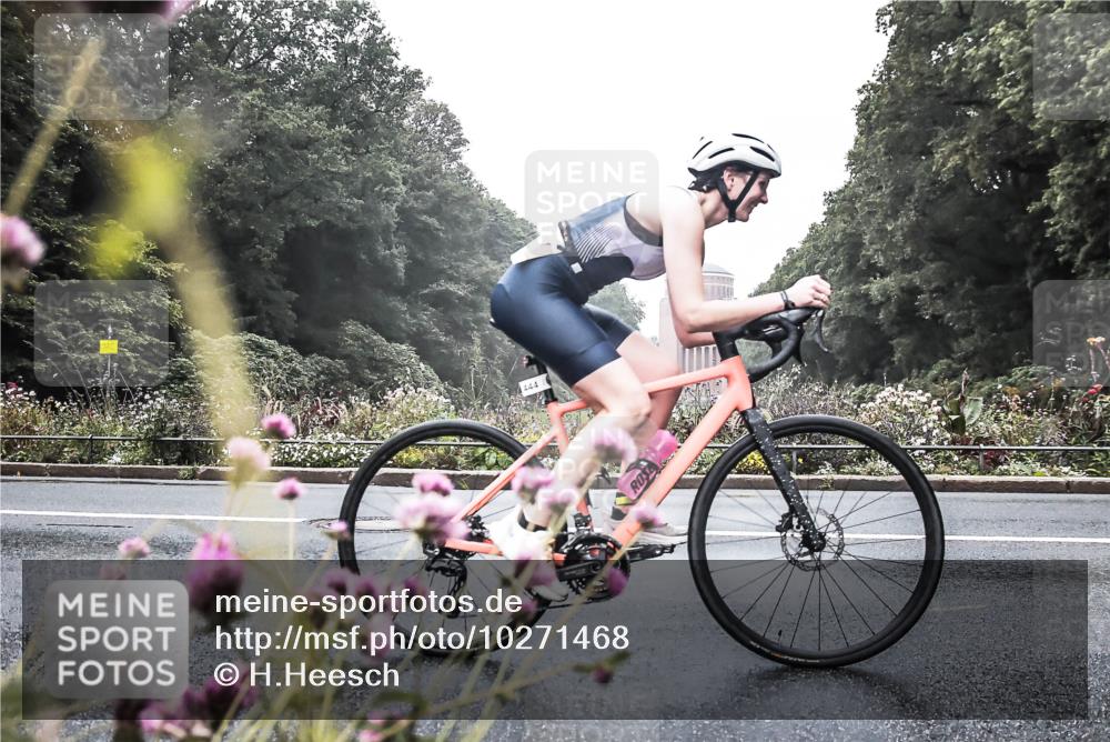 13.09.2026 - Stadtparktriathlon H.Heesch http://msf.ph/oto/10271468 13.09.2026 10:26:35 Radfahren 269, 330, 351, 444, 447, 463 meine-sportfotos.de