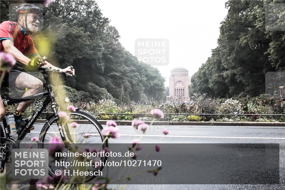 13.09.2026 - Stadtparktriathlon H.Heesch http://msf.ph/oto/10271470 13.09.2026 10:26:38 Radfahren 221, 251, 269, 292, 345, 444, 447, 463 meine-sportfotos.de