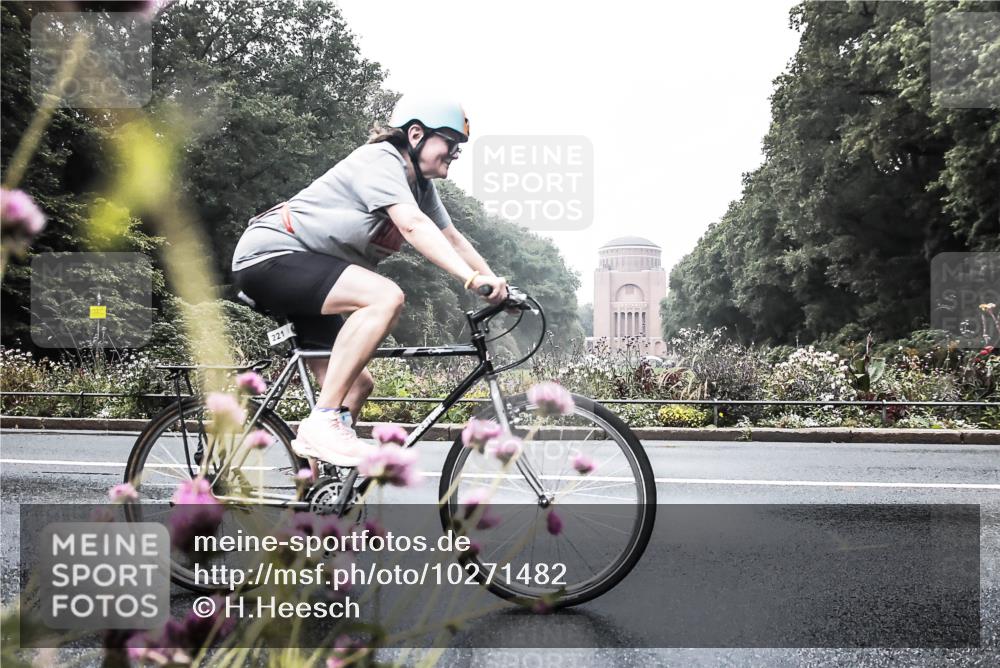 13.09.2026 - Stadtparktriathlon H.Heesch http://msf.ph/oto/10271482 13.09.2026 10:26:40 Radfahren 221, 251, 269, 292, 345, 463 meine-sportfotos.de