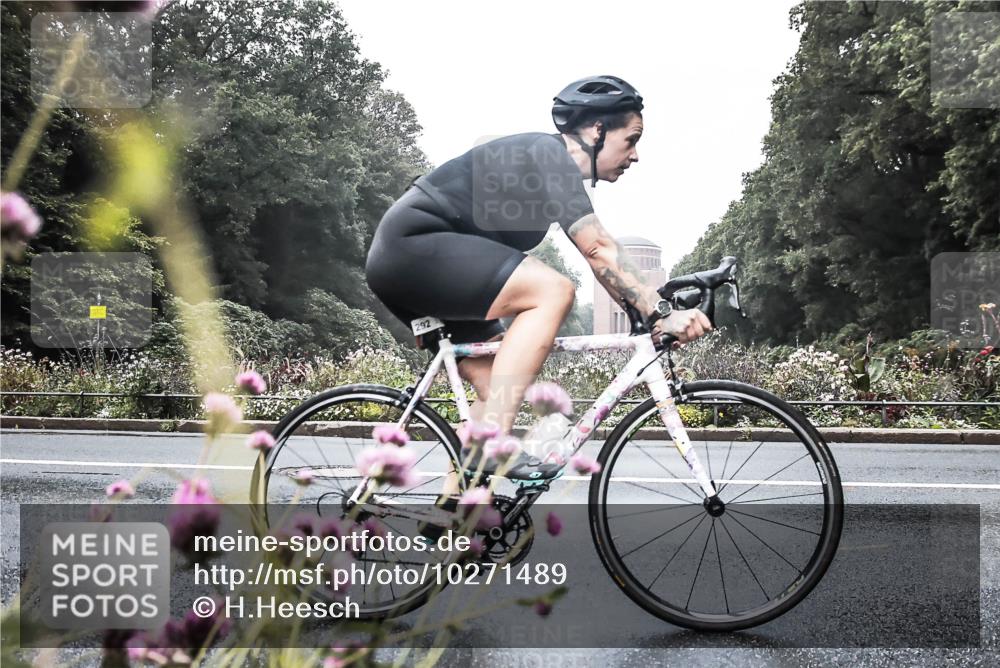 13.09.2026 - Stadtparktriathlon H.Heesch http://msf.ph/oto/10271489 13.09.2026 10:26:42 Radfahren 221, 225, 251, 269, 292, 345, 463 meine-sportfotos.de