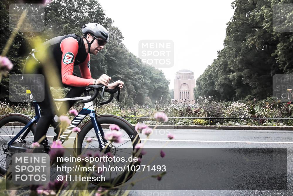 13.09.2026 - Stadtparktriathlon H.Heesch http://msf.ph/oto/10271493 13.09.2026 10:26:45 Radfahren 225, 292, 361 meine-sportfotos.de
