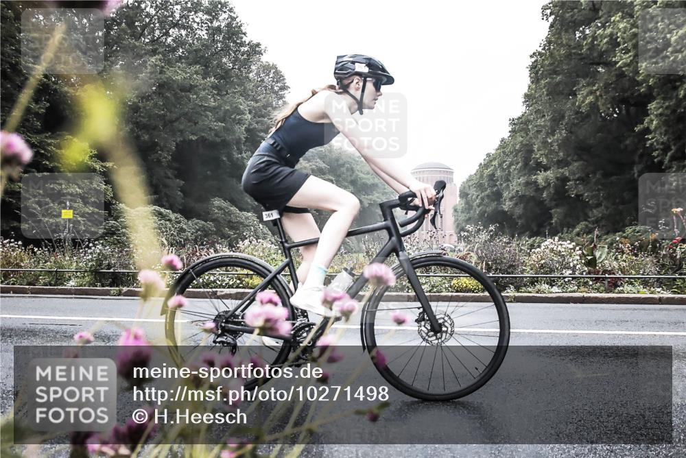 13.09.2026 - Stadtparktriathlon H.Heesch http://msf.ph/oto/10271498 13.09.2026 10:26:47 Radfahren 225, 329, 361 meine-sportfotos.de