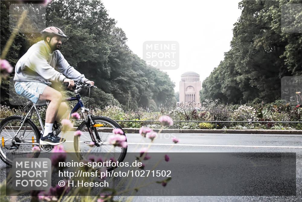 13.09.2026 - Stadtparktriathlon H.Heesch http://msf.ph/oto/10271502 13.09.2026 10:26:50 Radfahren 329, 361, 382, 399 meine-sportfotos.de