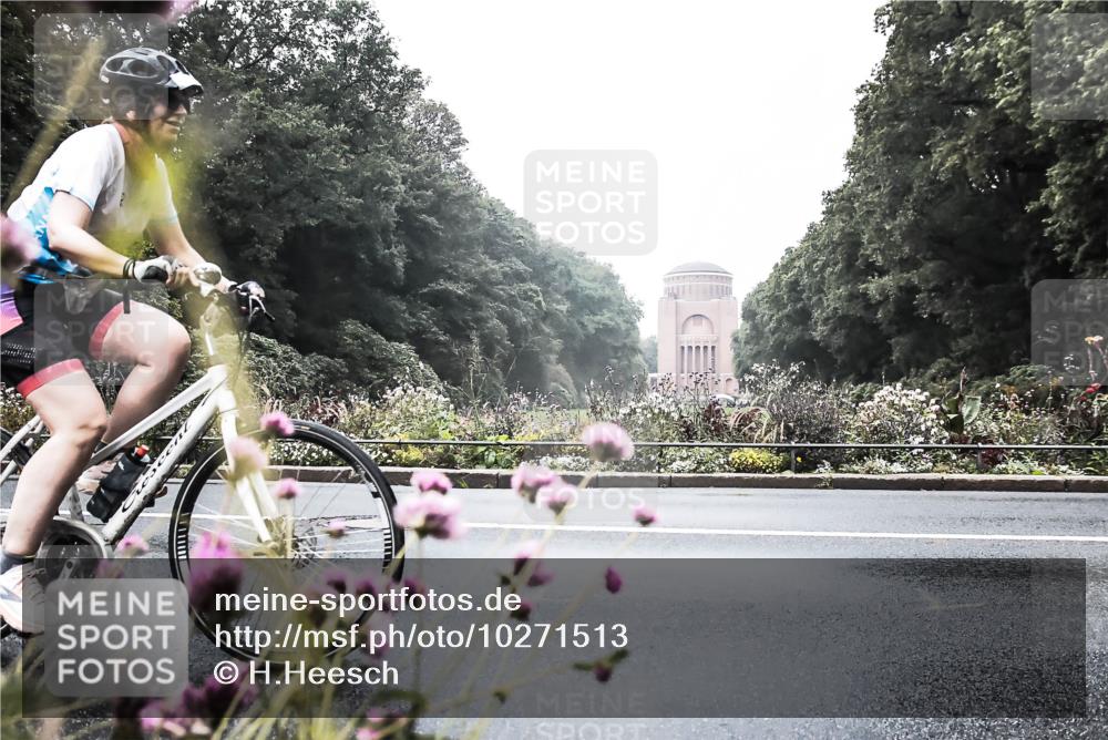 13.09.2026 - Stadtparktriathlon H.Heesch http://msf.ph/oto/10271513 13.09.2026 10:26:56 Radfahren 278, 337, 451 meine-sportfotos.de