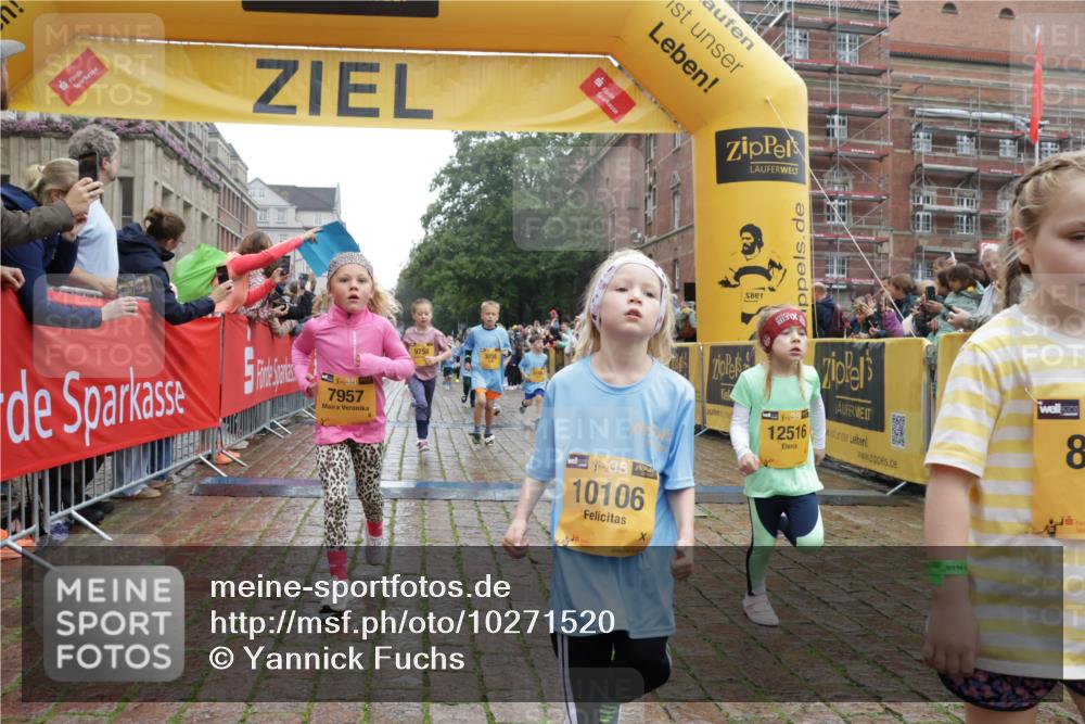 13.09.2026 - Kiel Lauf Yannick Fuchs http://msf.ph/oto/10271520 13.09.2026 08:34:24 Ziel 126, 138, 720, 2740, 3023, 3118, 3277, 4016, 4417, 4584, 5099, 7042, 7135, 8226, 8333, 8930, 9047, 10158, 10381, 10446, 10713, 10815, 12100, 12236, 12525, 657, 743, 1058, 1103, 1295, 1924, 2140, 2477, 2769, 2851, 4080, 4146, 4796, 4839, 5324, 6351, 6453, 7041, 7567, 8179, 8478, 9211, 9418, 9670, 9945, 10121, 10172, 11008, 11226, 11365, 11572, 11664, 831, 1623, 1624, 2108, 2276, 2612, 2622, 2641, 3058, 3380, 3953, 5022, 5625, 5897, 6111, 6369 meine-sportfotos.de