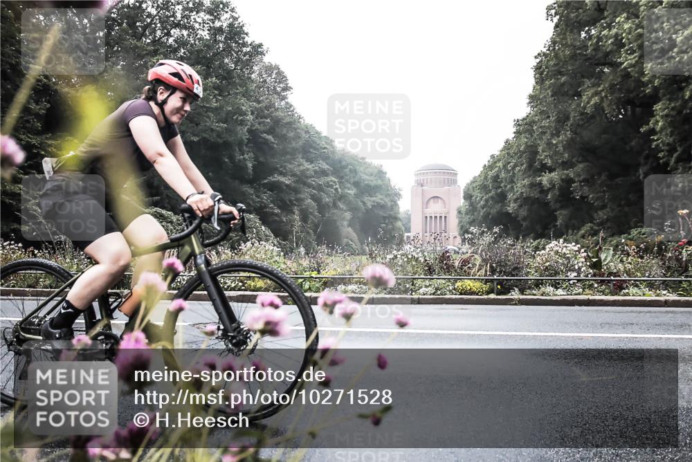 13.09.2026 - Stadtparktriathlon H.Heesch http://msf.ph/oto/10271528 13.09.2026 10:27:06 Radfahren 233, 243, 405, 412 meine-sportfotos.de