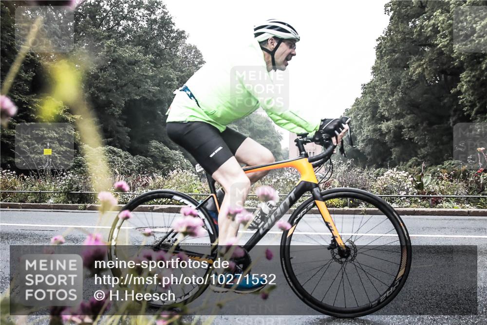 13.09.2026 - Stadtparktriathlon H.Heesch http://msf.ph/oto/10271532 13.09.2026 10:27:08 Radfahren 233, 243, 305, 405, 412, 459 meine-sportfotos.de