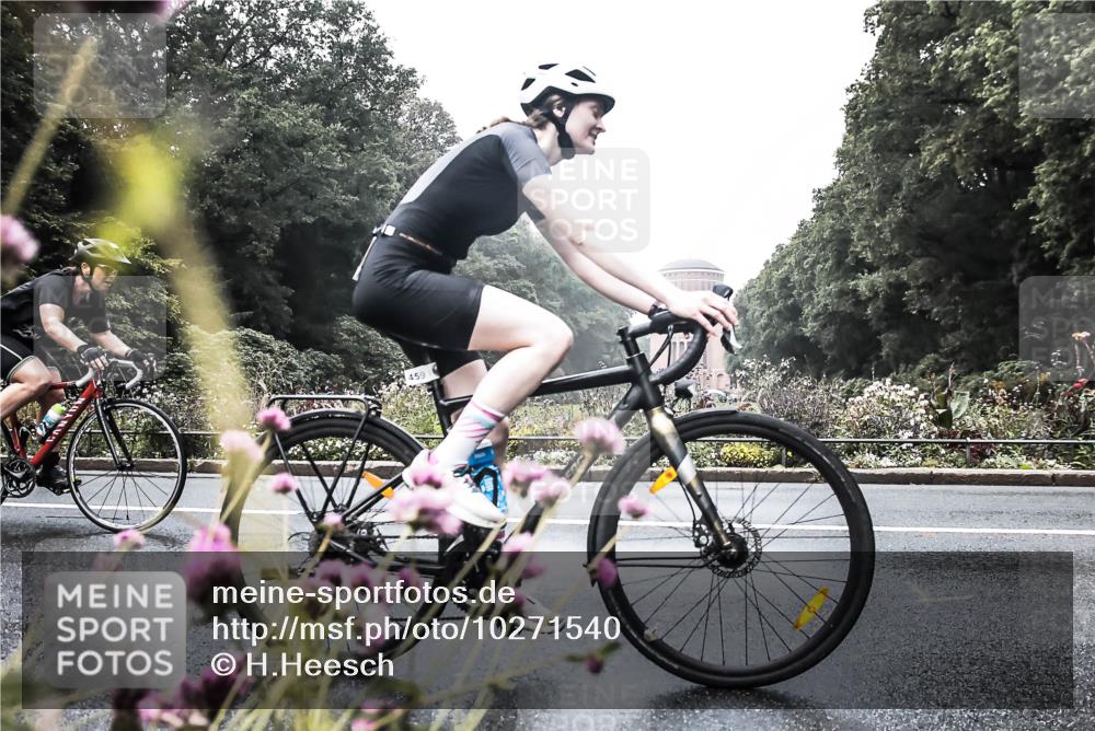 13.09.2026 - Stadtparktriathlon H.Heesch http://msf.ph/oto/10271540 13.09.2026 10:27:12 Radfahren 243, 305, 309, 394, 405, 459 meine-sportfotos.de