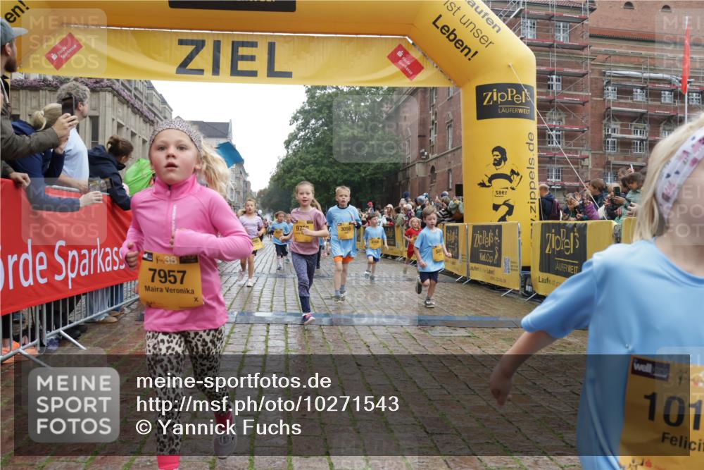 13.09.2026 - Kiel Lauf Yannick Fuchs http://msf.ph/oto/10271543 13.09.2026 08:34:25 Ziel 126, 138, 720, 1623, 2740, 3023, 3118, 3277, 3380, 4016, 4417, 4584, 5099, 6111, 7042, 7135, 8226, 8333, 8930, 9047, 10158, 10381, 10446, 10713, 10815, 10923, 12100, 12236, 12525, 657, 1058, 1103, 1295, 1924, 2140, 2477, 2769, 2851, 4080, 4146, 4796, 4839, 5324, 6351, 6453, 7041, 7135, 7567, 8179, 8478, 9211, 9418, 9670, 9945, 10121, 10172, 10713, 11008, 11226, 11365, 11572, 11664, 831, 1104, 1624, 2108, 2276, 2612, 2622, 2641, 3058, 3953, 5022, 5579, 5625, 5897, 6369 meine-sportfotos.de