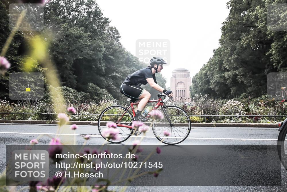 13.09.2026 - Stadtparktriathlon H.Heesch http://msf.ph/oto/10271545 13.09.2026 10:27:12 Radfahren 243, 305, 309, 394, 405, 459 meine-sportfotos.de