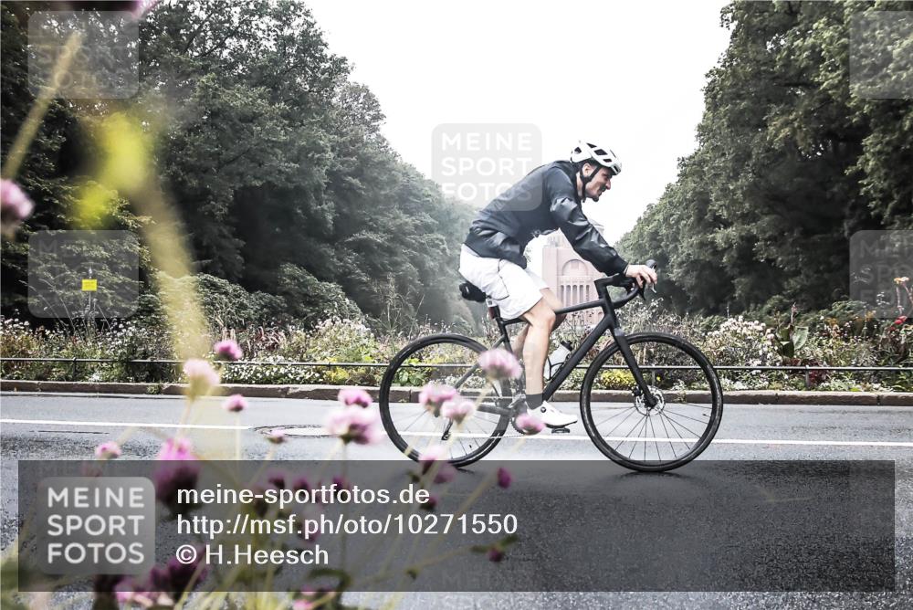 13.09.2026 - Stadtparktriathlon H.Heesch http://msf.ph/oto/10271550 13.09.2026 10:27:14 Radfahren 305, 309, 394, 402, 459 meine-sportfotos.de
