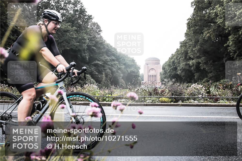 13.09.2026 - Stadtparktriathlon H.Heesch http://msf.ph/oto/10271555 13.09.2026 10:27:14 Radfahren 305, 309, 394, 402, 459 meine-sportfotos.de