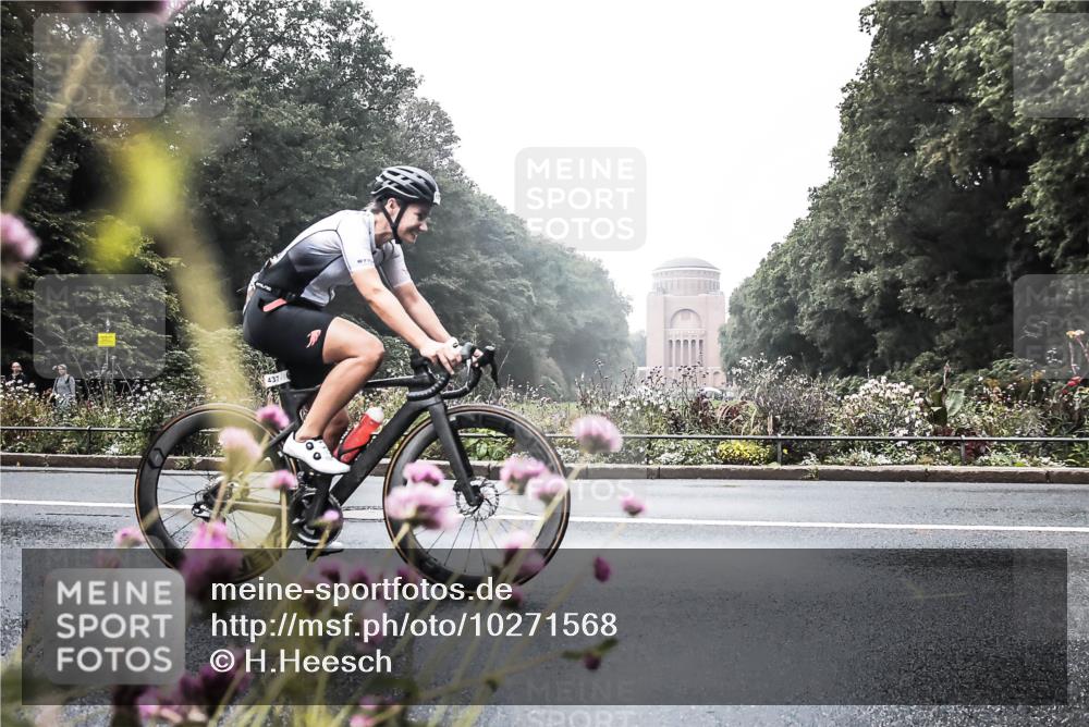 13.09.2026 - Stadtparktriathlon H.Heesch http://msf.ph/oto/10271568 13.09.2026 10:27:33 Radfahren 437 meine-sportfotos.de