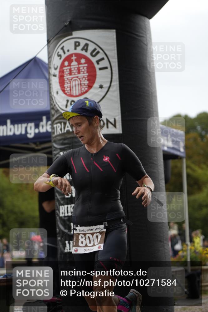 13.09.2026 - Stadtparktriathlon Patografie http://msf.ph/oto/10271584 13.09.2026 12:28:26 Ziel 800 meine-sportfotos.de