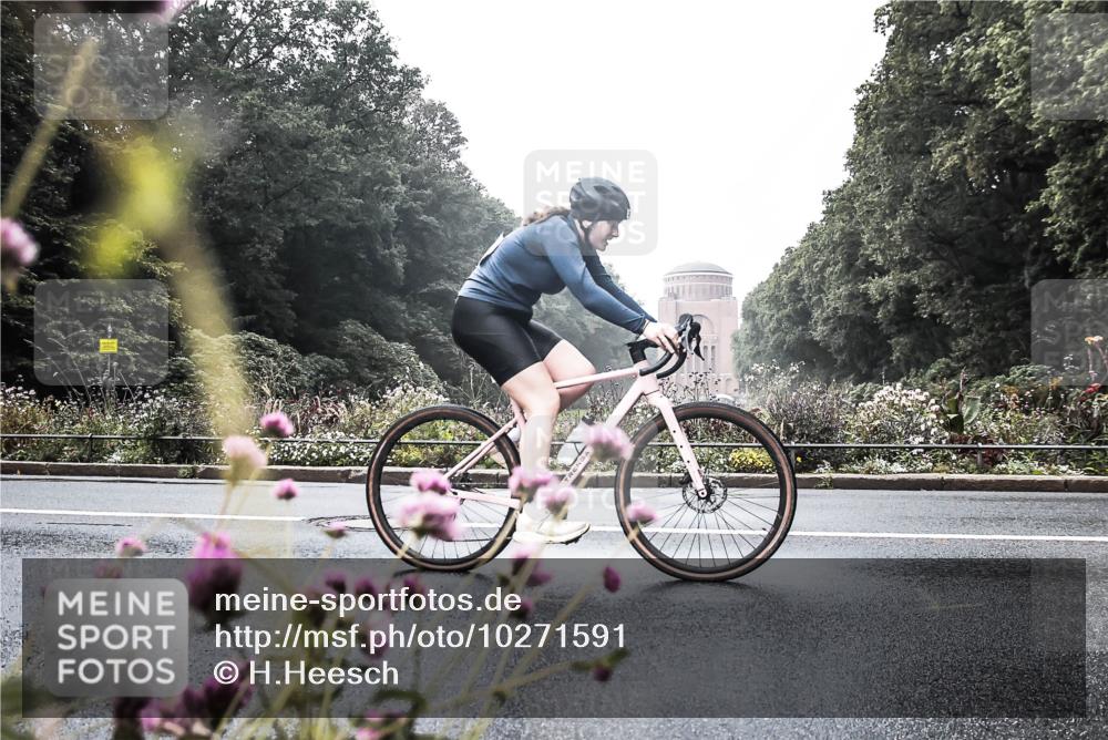 13.09.2026 - Stadtparktriathlon H.Heesch http://msf.ph/oto/10271591 13.09.2026 10:28:17 Radfahren 229, 383, 439 meine-sportfotos.de