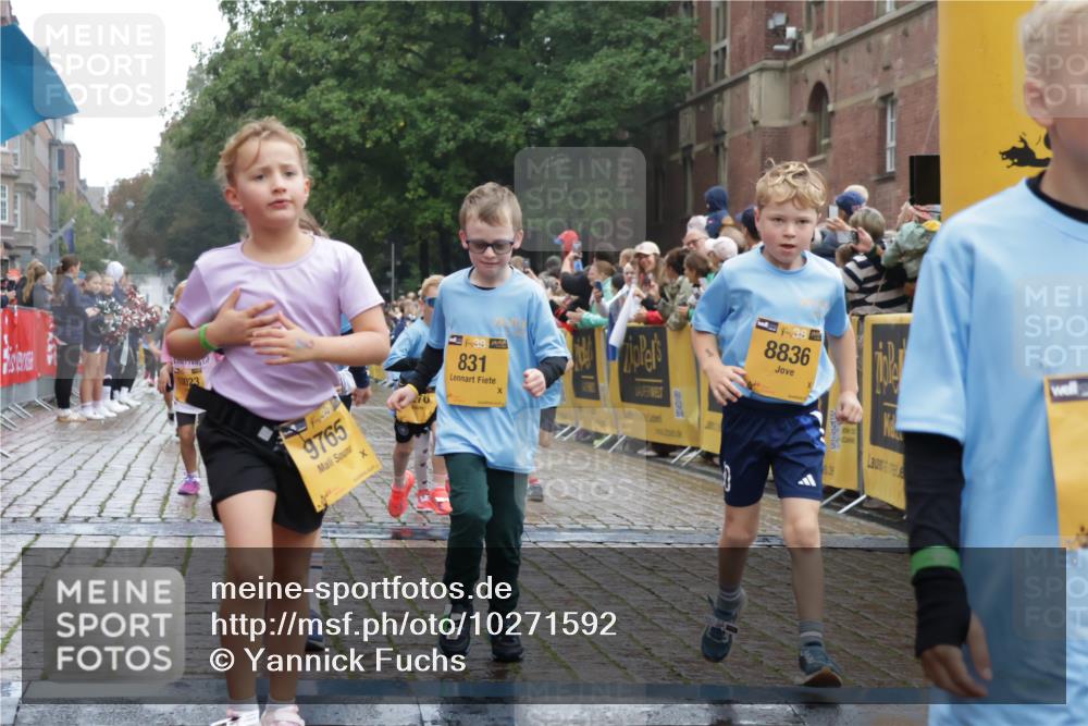 13.09.2026 - Kiel Lauf Yannick Fuchs http://msf.ph/oto/10271592 13.09.2026 08:34:27 Ziel 126, 138, 720, 1623, 1624, 2612, 2740, 3023, 3118, 3277, 3380, 4016, 4417, 4584, 5099, 6111, 7042, 7408, 8226, 8333, 8423, 8930, 8983, 9047, 10158, 10180, 10381, 10446, 10923, 12100, 12525, 657, 1058, 1103, 1295, 1924, 2140, 2477, 2769, 2851, 4146, 4796, 4839, 5324, 6351, 6453, 7041, 7135, 7567, 8179, 8478, 9211, 9418, 9945, 10121, 10172, 10713, 10815, 11008, 11365, 11572, 11664, 831, 1104, 2108, 2276, 2622, 2641, 3058, 3953, 5022, 5579, 5625, 5897, 6369 meine-sportfotos.de