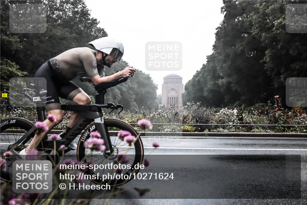 13.09.2026 - Stadtparktriathlon H.Heesch http://msf.ph/oto/10271624 13.09.2026 09:01:55 Radfahren 47, 49, 70 meine-sportfotos.de
