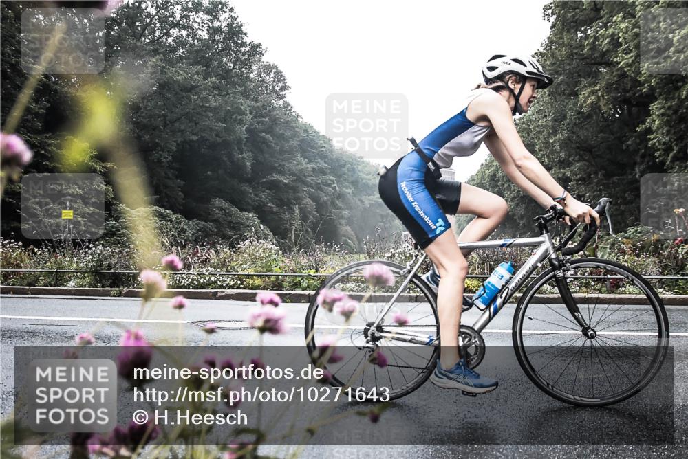 13.09.2026 - Stadtparktriathlon H.Heesch http://msf.ph/oto/10271643 13.09.2026 10:28:28 Radfahren 267, 286, 346, 372, 376, 406, 414 meine-sportfotos.de