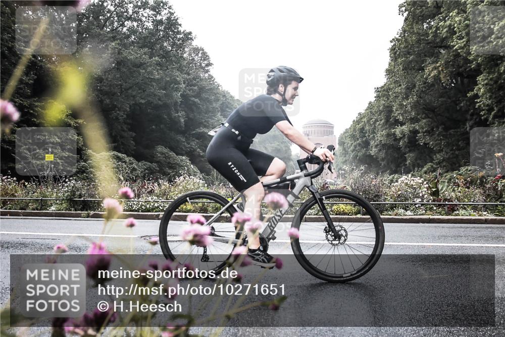 13.09.2026 - Stadtparktriathlon H.Heesch http://msf.ph/oto/10271651 13.09.2026 10:28:31 Radfahren 247, 267, 376, 378, 406, 414 meine-sportfotos.de