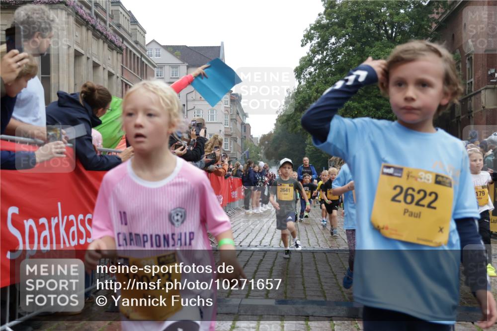 13.09.2026 - Kiel Lauf Yannick Fuchs http://msf.ph/oto/10271657 13.09.2026 08:34:31 Ziel 126, 138, 1623, 1624, 2612, 2740, 3023, 3058, 3118, 3277, 3380, 4584, 5897, 6111, 7042, 7408, 7957, 8226, 8423, 8930, 8983, 9047, 9758, 10106, 10158, 10180, 10381, 10446, 10923, 12100, 12516, 657, 720, 1058, 1103, 1295, 1924, 2140, 2740, 2769, 2851, 4016, 4146, 4417, 4796, 4839, 5099, 5324, 6351, 6453, 7041, 7135, 7567, 8179, 8333, 8478, 9211, 9945, 10121, 10172, 10713, 10815, 11365, 11572, 11664, 12100, 831, 1104, 2108, 2276, 2622, 2641, 3953, 5022, 5579, 5625, 6369 meine-sportfotos.de